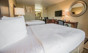 Room, 2 Queen Beds, Smoking