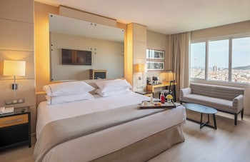 Superior Room, City View