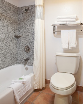 Deluxe Room, 2 Double Beds