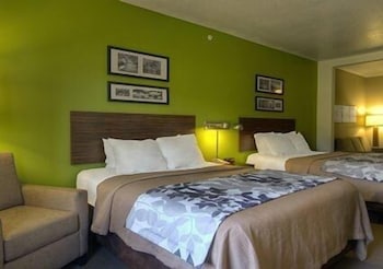 Suite, 2 Queen Beds, Non Smoking