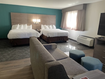 Suite, 2 Queen Beds, Non Smoking, Kitchen (Shower Only;with Sofabed)