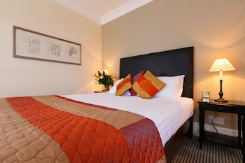 Standard Room, 1 Queen Bed