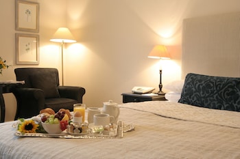 Standard Room, 1 Queen Bed