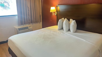 Deluxe Room, 1 King Bed, Non Smoking