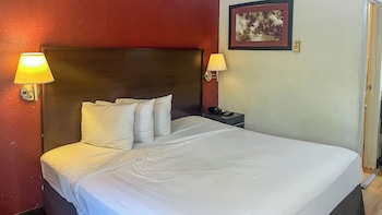 Deluxe Room, 1 King Bed, Non Smoking