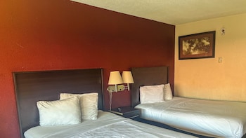 Deluxe Room, 2 Double Beds, Non Smoking