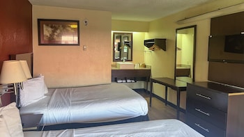 Deluxe Room, 2 Double Beds, Non Smoking