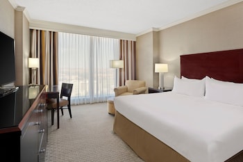 Room, 1 King Bed (Mobility/Hearing Access, Roll-in Shwr)