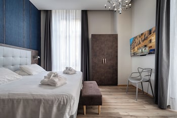 Deluxe Double Room (Deluxe Queen Double)