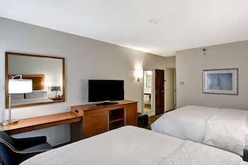 Room, 2 Queen Beds, Accessible, Bathtub (Mobility & Hearing)
