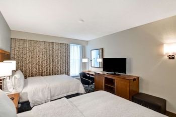Room, 2 Queen Beds, Accessible, Bathtub (Mobility & Hearing)