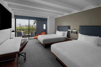 Room, 2 Queen Beds, Balcony (Mobility Accessible, Roll-in Shower)