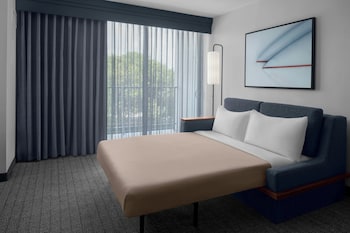 Room, 1 King Bed with Sofa bed, Balcony (Hearing Accessible)