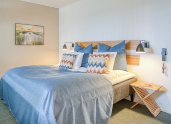Junior Suite, 1 King Bed, Jetted Tub