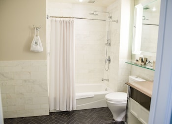 Fairmont, 2 Double Beds