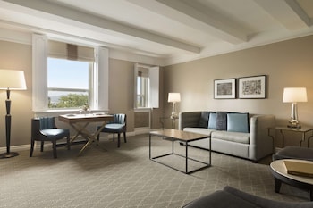 Junior Suite, 1 King Bed