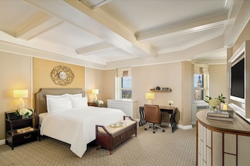 Deluxe Room, 1 King Bed, City View