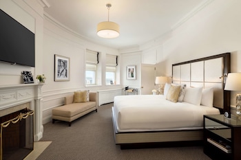Elizabeth II Suite