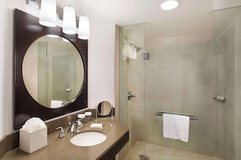 Suite, 1 King Bed, Bay View