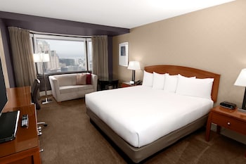 Room, 1 King Bed with Sofa bed (Skyline View)