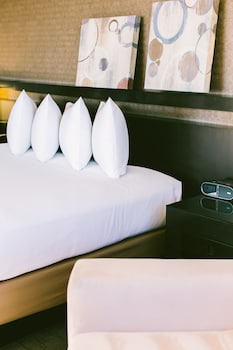 Suite, 1 Bedroom (Skyline Suite)