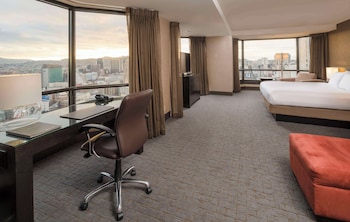 Suite, 1 King Bed, Bay View