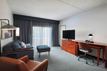 Suite, 1 Bedroom (Mobility/Hearing Accessible, Tub)