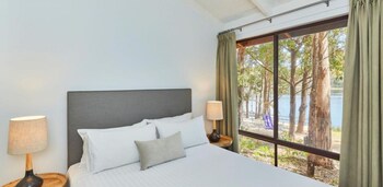 Three Bedrooms Chalet - Lake View