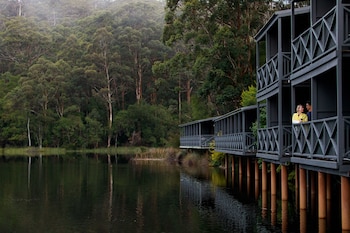 Lakeside Room