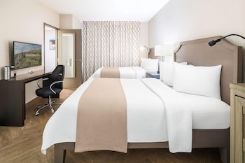 Deluxe Room, 2 Queen Beds, Refrigerator & Microwave, City View
