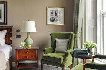 Suite, 1 Bedroom, Courtyard View