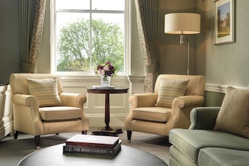 Suite, 1 Bedroom, Courtyard View