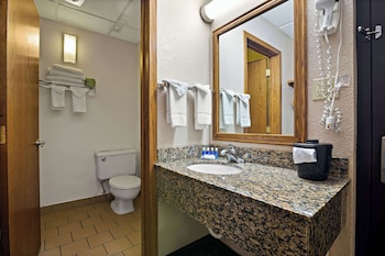 Standard Room, 2 Queen Beds, Non Smoking