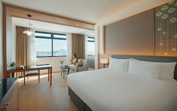 Deluxe Room, 1 King Bed
