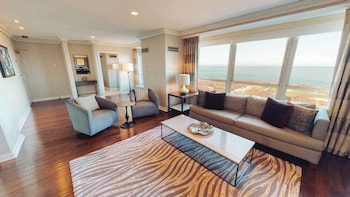 Suite, 1 King Bed