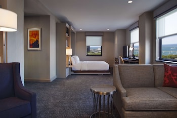 Family Room, 4 Bedrooms