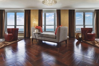 Room (Parlor)