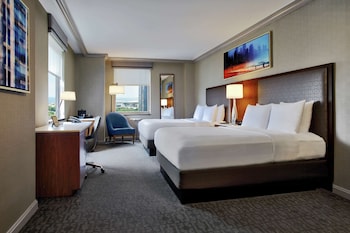 Room, 2 Queen Beds, Lake View