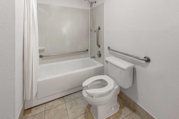 Room, 1 King Bed, Accessible, Non Smoking (Bathtub w/ Grab Bars)