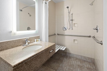 Room, 1 King Bed, Accessible, Non Smoking (Bathtub w/ Grab Bars)