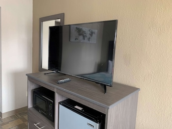 Standard Room, 2 Queen Beds, Non Smoking, Refrigerator & Microwave