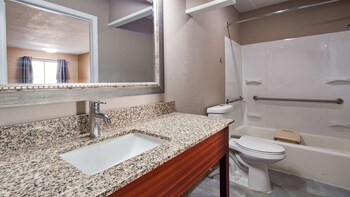 Standard Room, 2 Queen Beds, Accessible, Bathtub