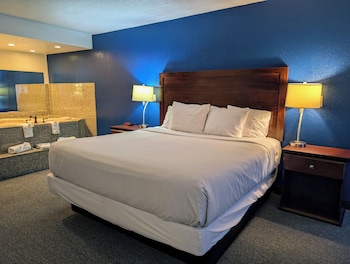 Suite, 1 King Bed, Non Smoking