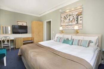 Superior Double Room, 1 King Bed, City View