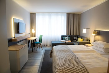 Standard Room, 2 Twin Beds (Standard Tub)