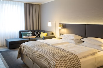 Standard Room, 2 Twin Beds (Standard Tub)