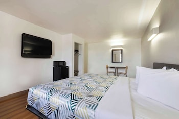 Standard Room, 1 Queen Bed, Non Smoking