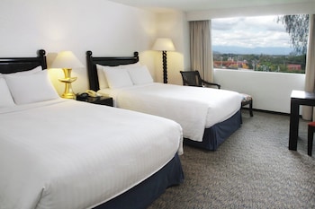 Room, 2 Double Beds, Garden View