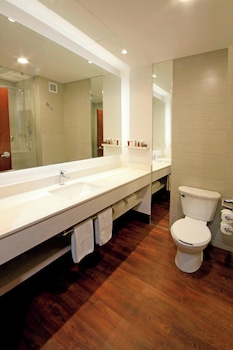 Room, 1 King Bed (No View)