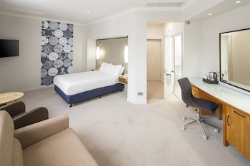 Standard Room, 1 Queen Bed, Accessible (Wheelchair)